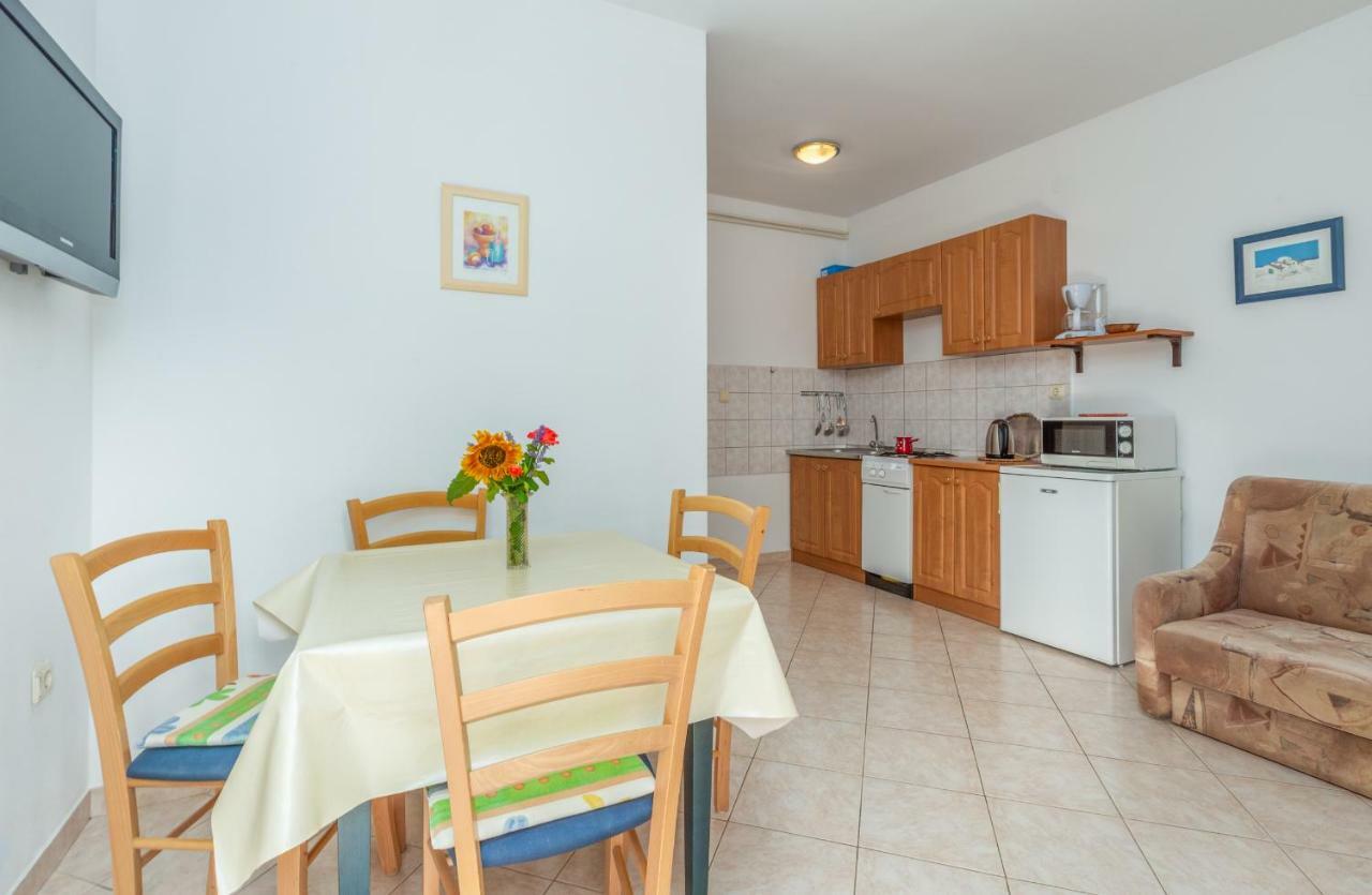 Apartment Softic Pula Exterior photo