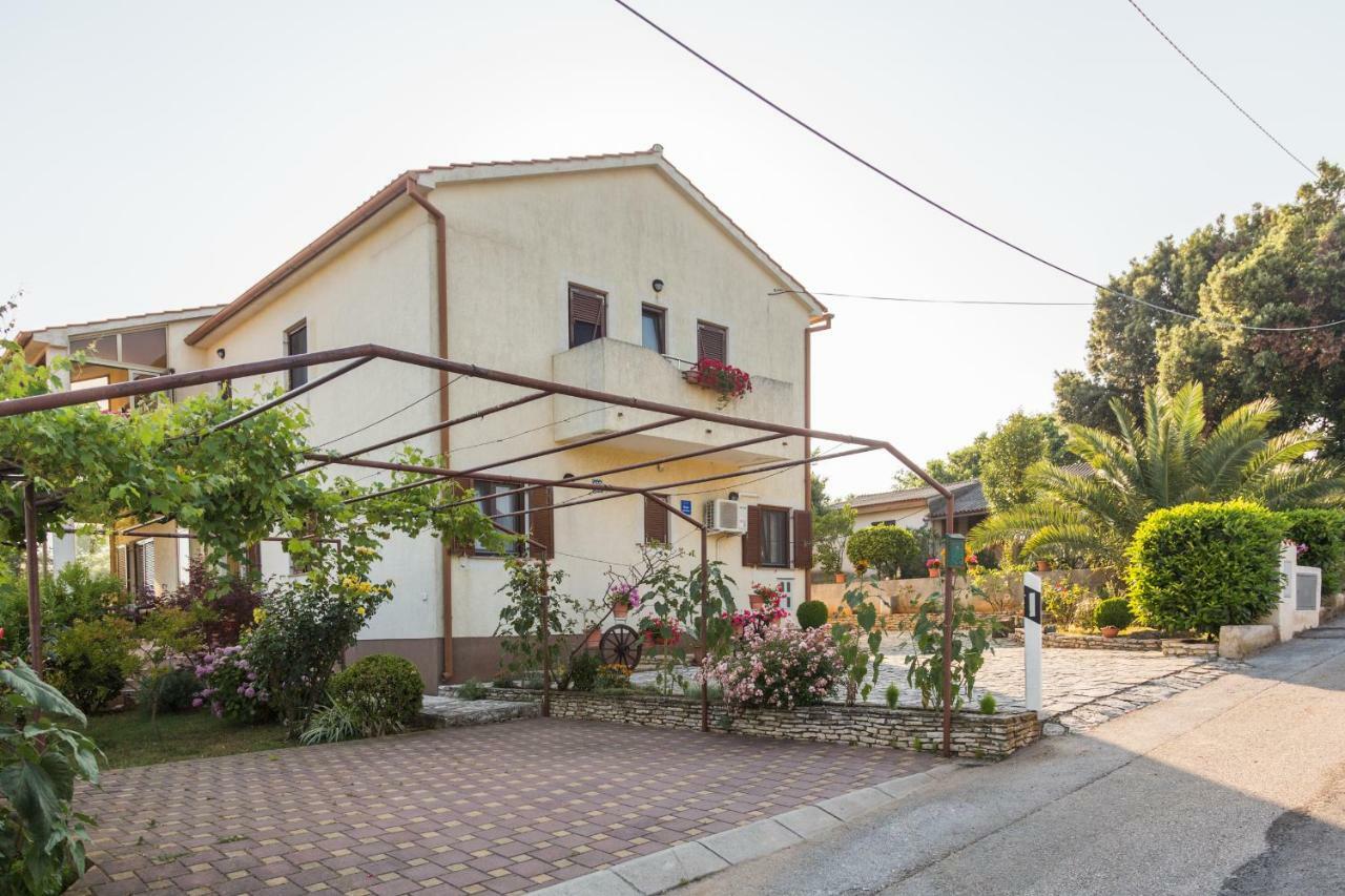 Apartment Softic Pula Exterior photo