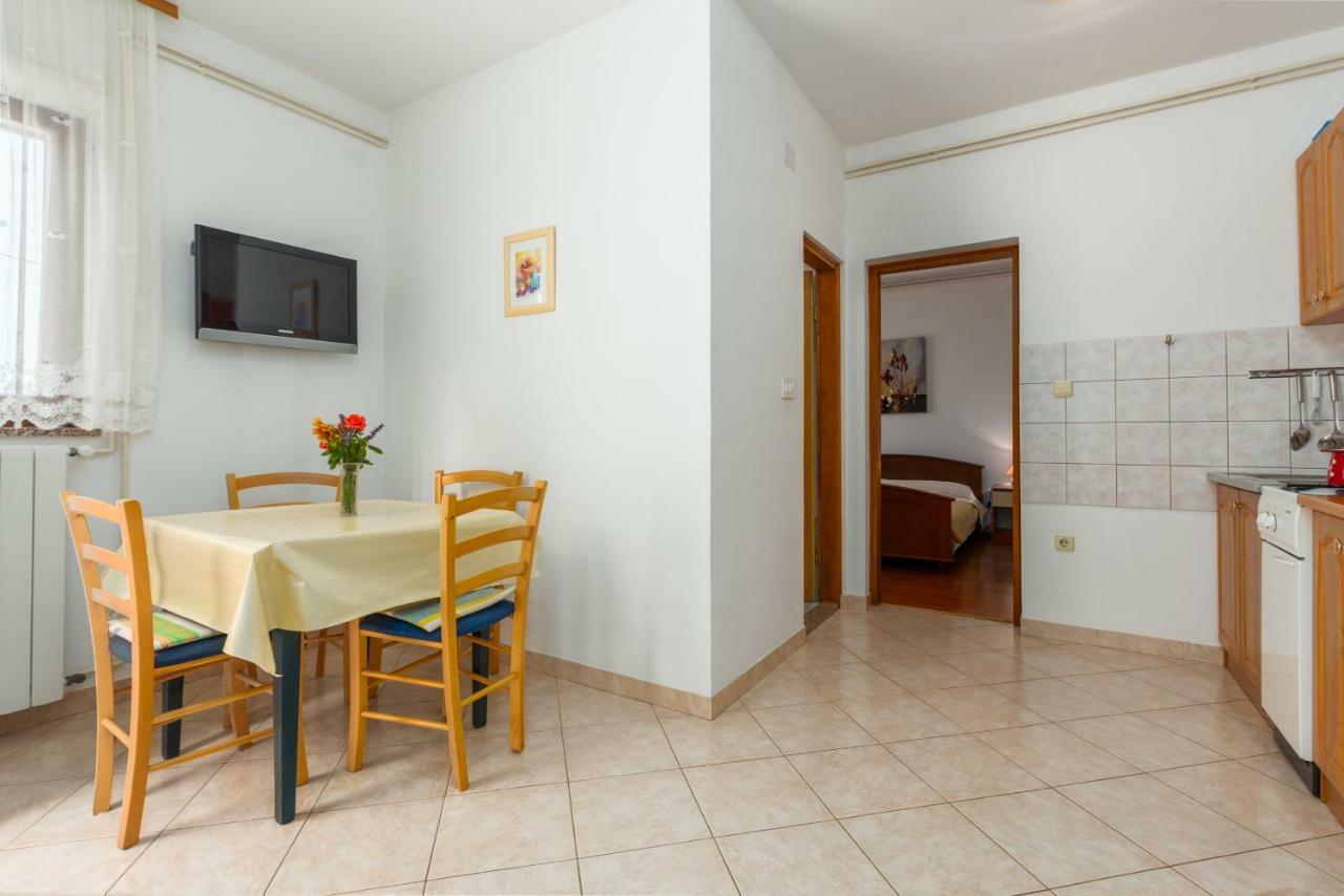 Apartment Softic Pula Exterior photo