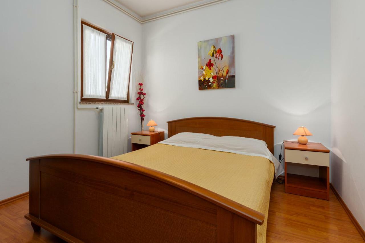 Apartment Softic Pula Exterior photo