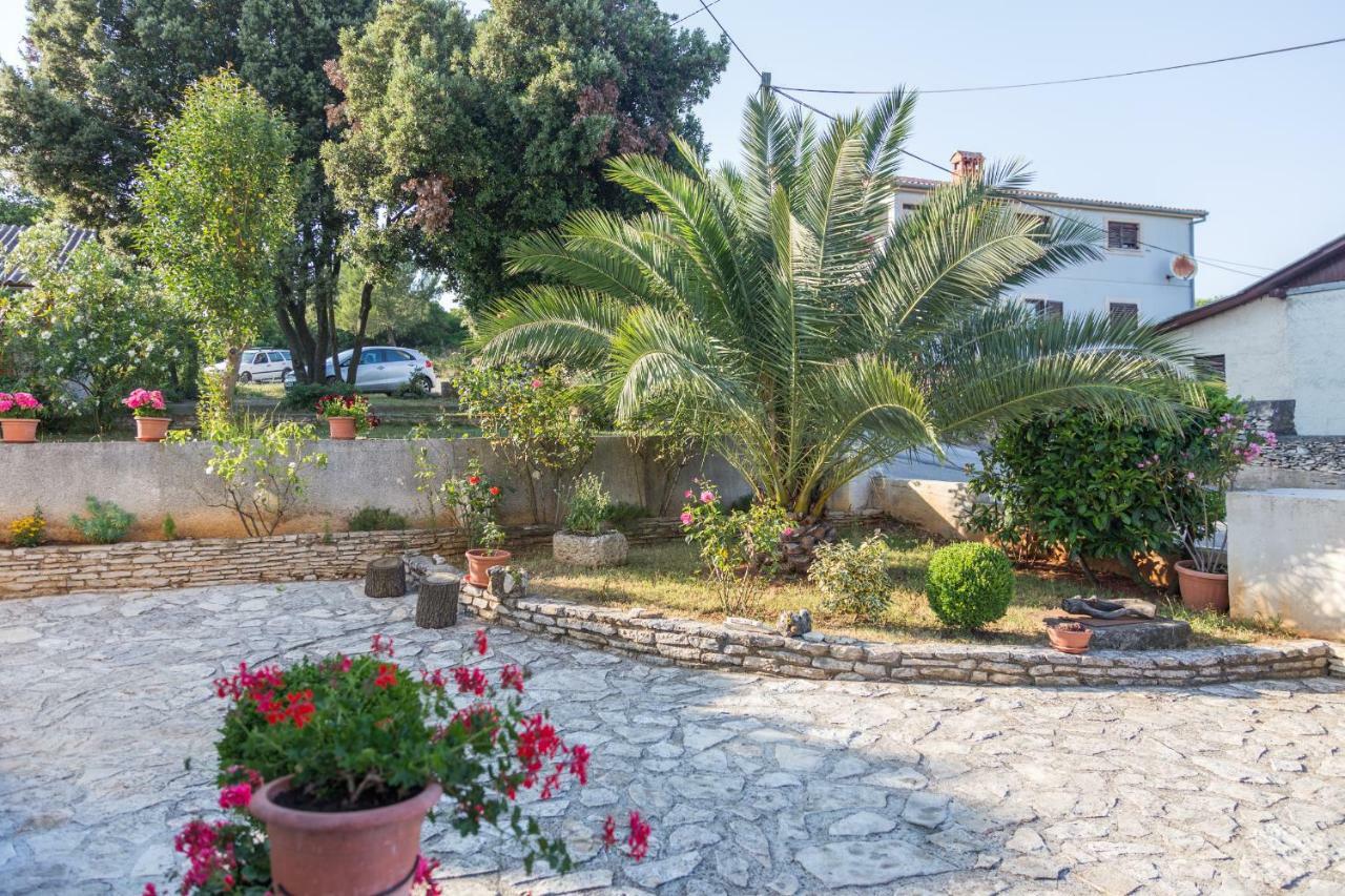 Apartment Softic Pula Exterior photo