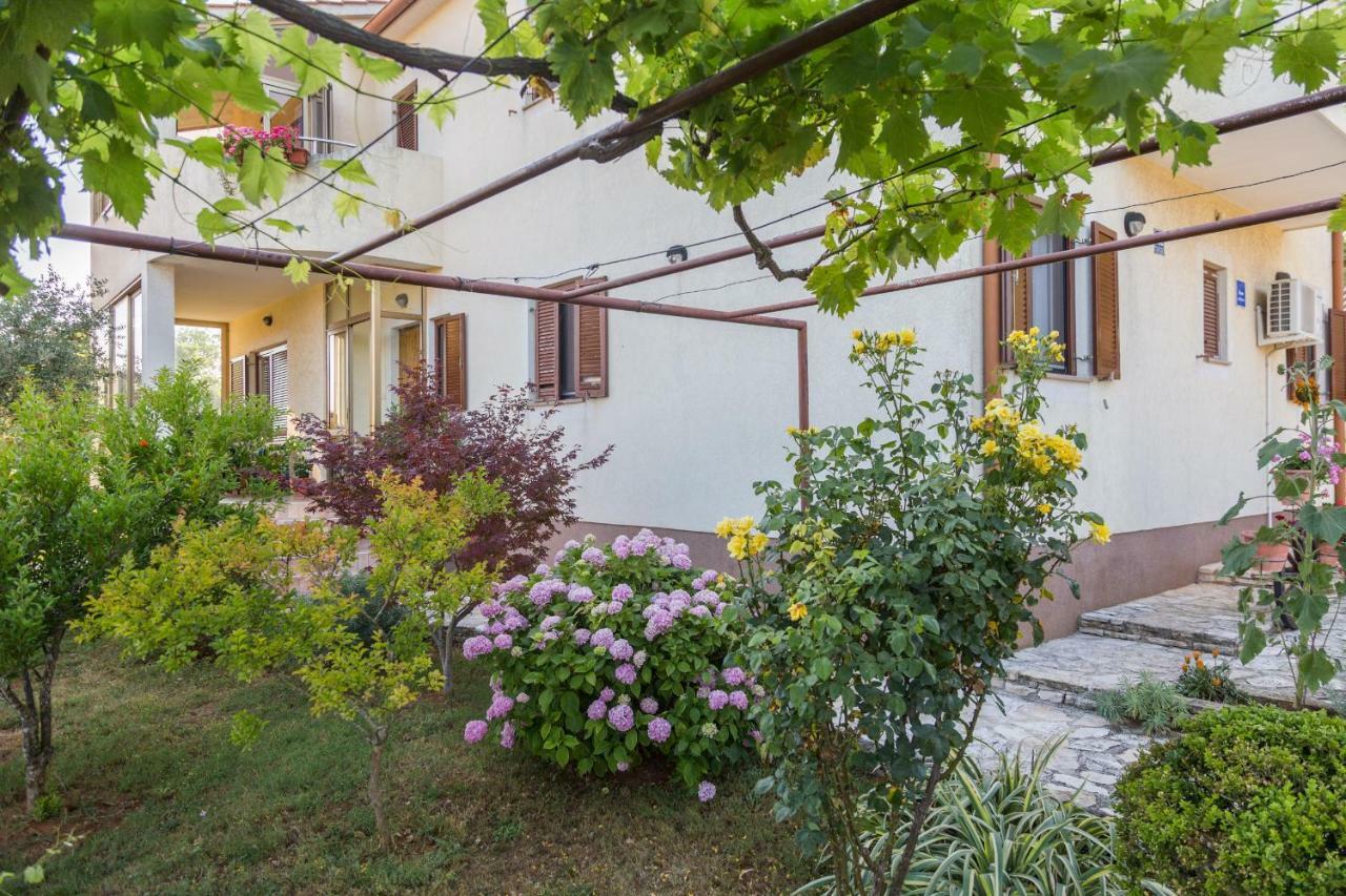 Apartment Softic Pula Exterior photo